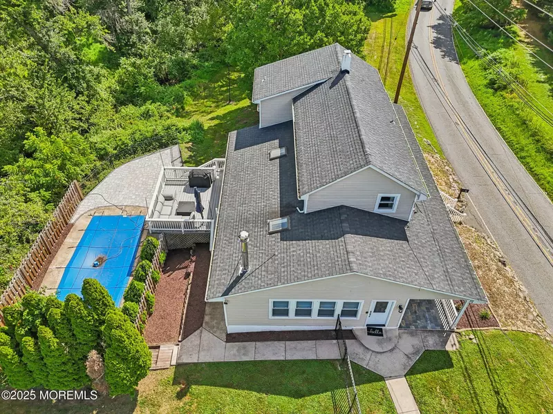 81 Titus Mill Road, Pennington, NJ 08534