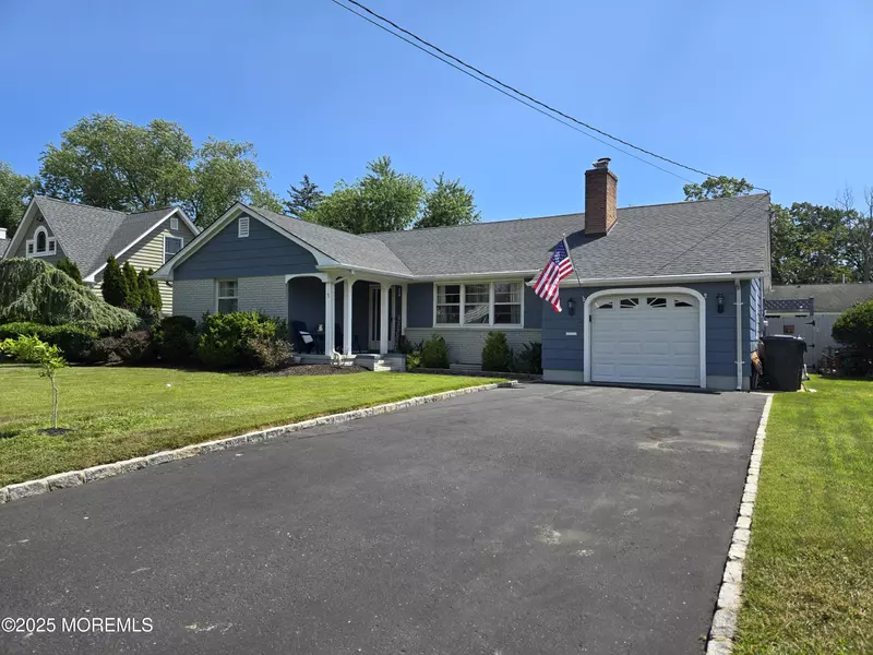 5 Fieldcrest Lane, Brick, NJ 08724