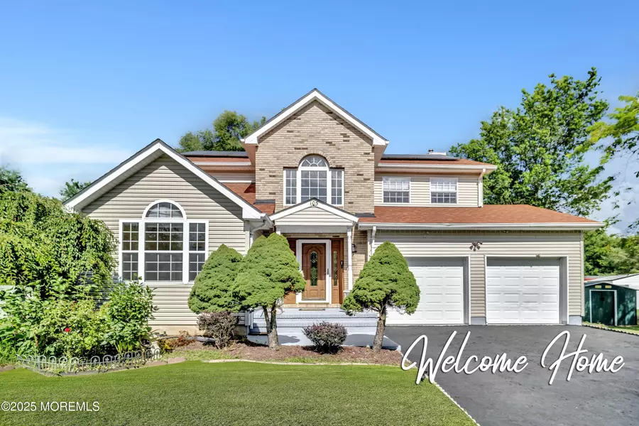 105 Harmony Lane, Manalapan, NJ 07726