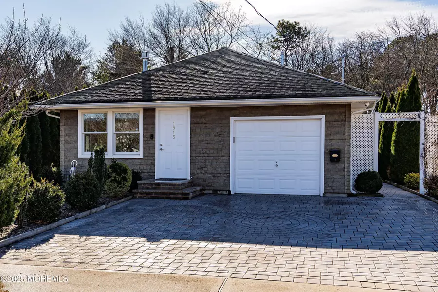 1815 Mount Everest Lane, Toms River, NJ 08753
