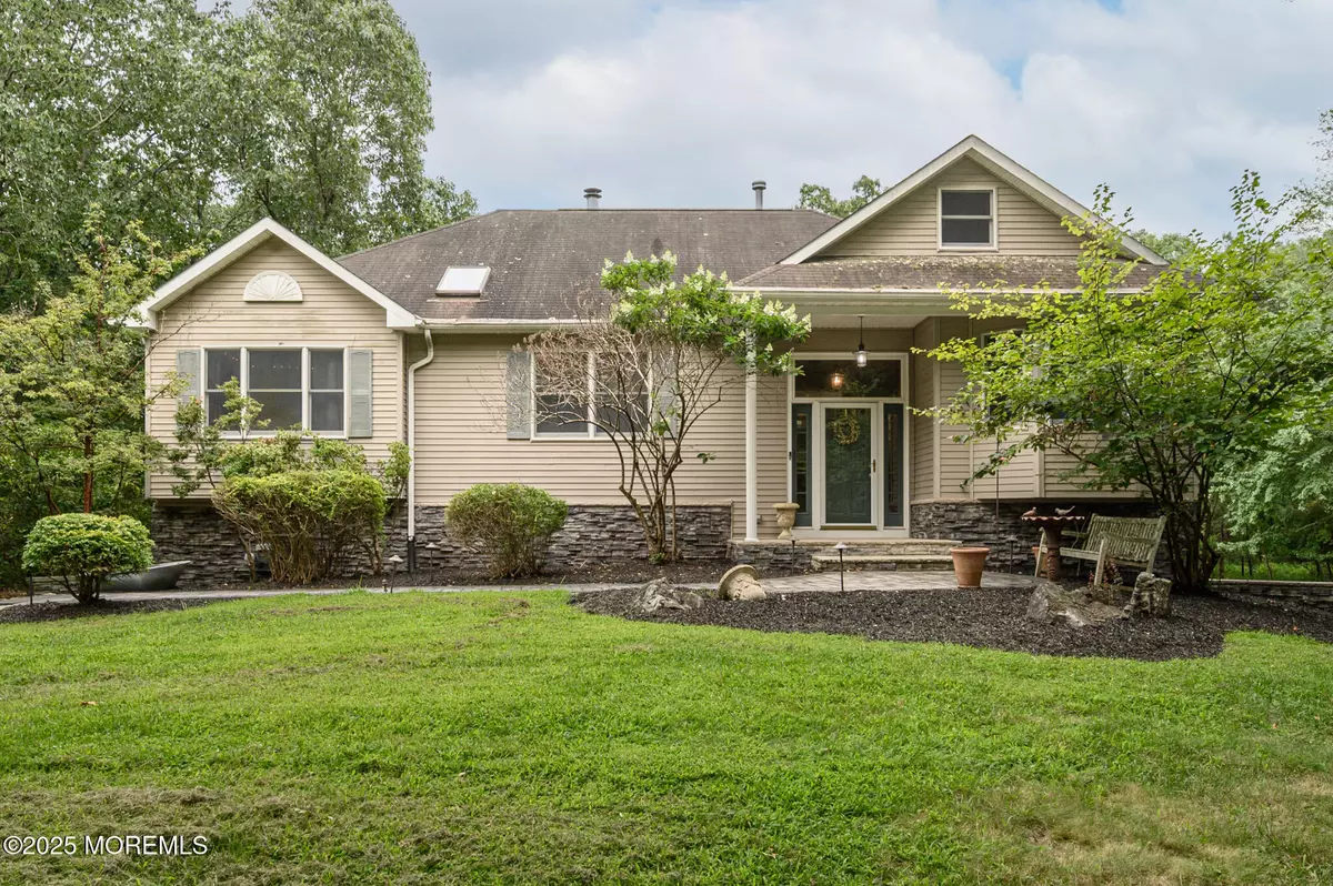 Tinton Falls, NJ 07724,11 Ruffin Court
