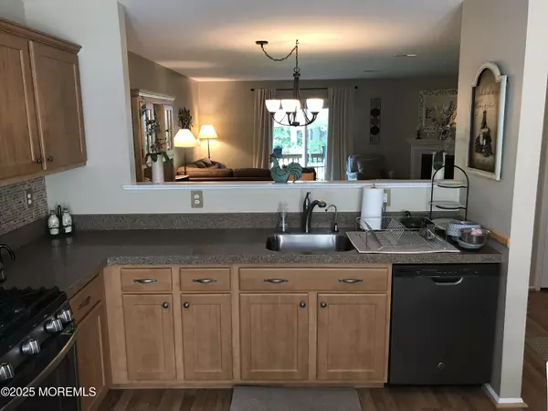 Holmdel, NJ 07733,101 Lexington Court
