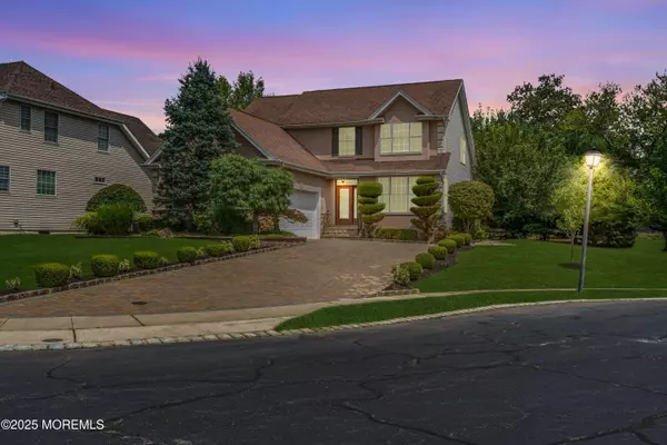 Manalapan, NJ 07726,95 E Parsonage Way