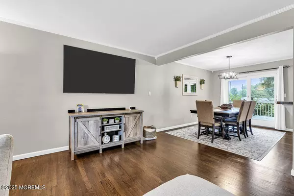 Matawan, NJ 07747,9 Warren Drive
