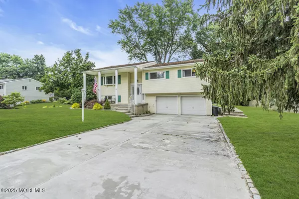 Matawan, NJ 07747,9 Warren Drive