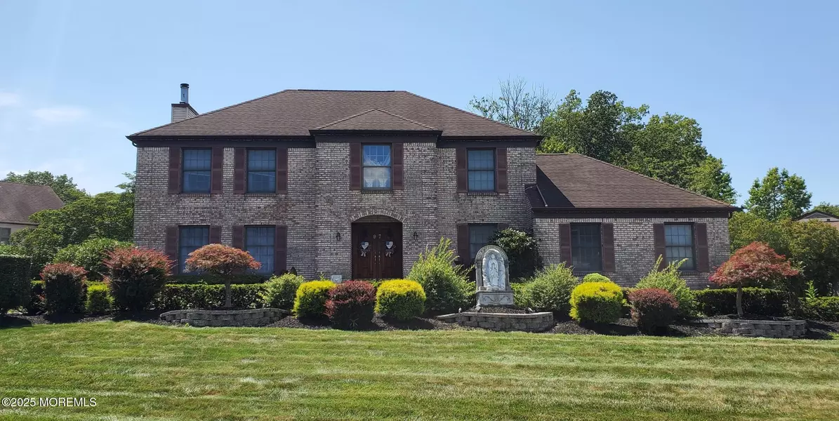 Eatontown, NJ 07724
