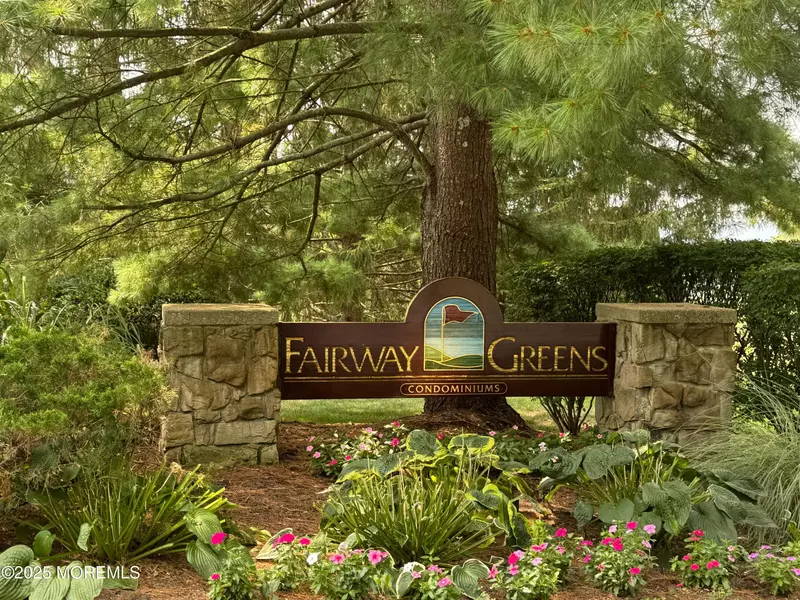 100 Pinehurst Drive, Washington, NJ 07822