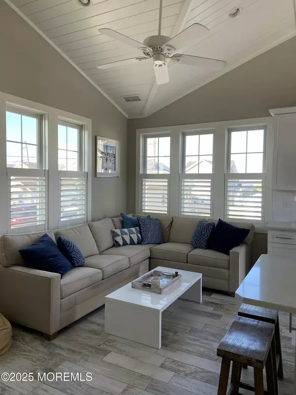 Lavallette, NJ 08735,21 E Cormorant Way