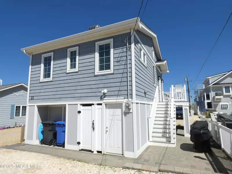 21 E Cormorant Way, Lavallette, NJ 08735