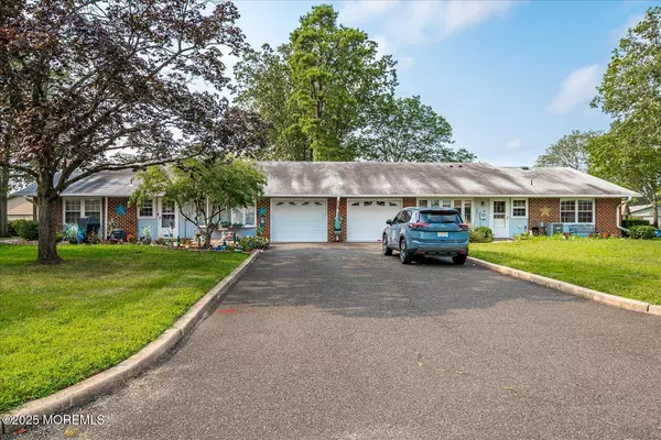 Lakewood, NJ 08701,1052 Shetland Drive