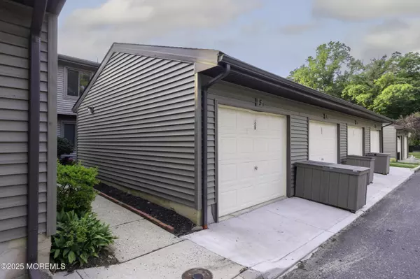 Red Bank, NJ 07701,5 Auburn Court