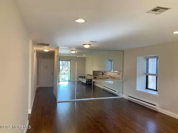 Manalapan, NJ 07726,102 Arrowood Road #A