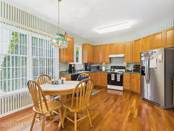 Red Bank, NJ 07701,10 Windward Way