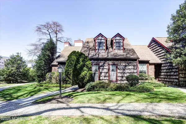 55 Cheshire Square, Little Silver, NJ 07739