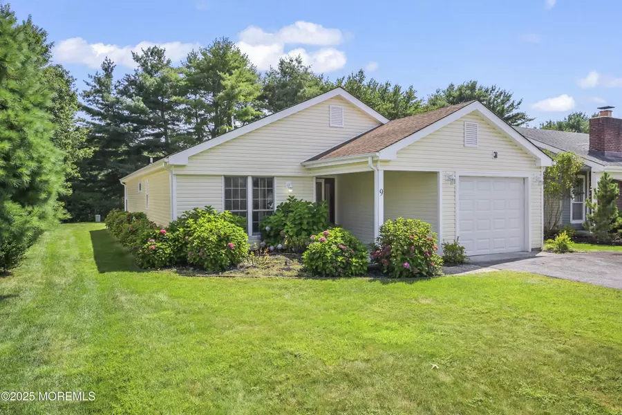 9 Normanton Avenue, Manchester, NJ 08759