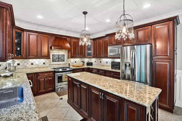 Aberdeen, NJ 07747,45 White Oak Lane