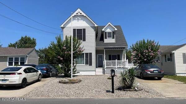 200 Bay Stream Drive, Toms River, NJ 08753