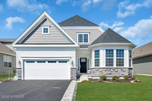 12 Keeneland Road, New Egypt, NJ 08533