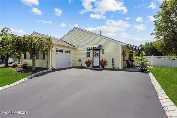 Tinton Falls, NJ 07753,9 Colonial Drive