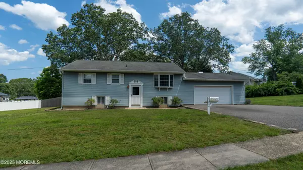 Howell, NJ 07731,4 Stockton Way