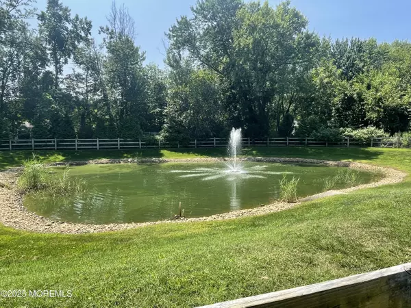 Hazlet, NJ 07730,39 Emily Court