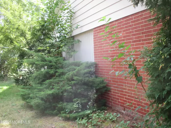 Lakewood, NJ 08701,662 Plymouth Drive