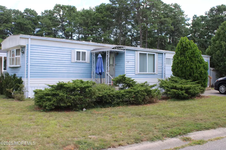37 Partridge Place, Whiting, NJ 08759