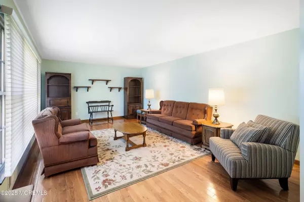 Marlboro, NJ 07746,11 Jack Lane