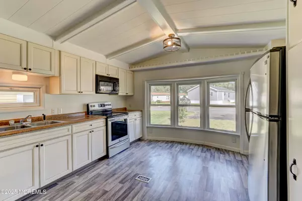Mullica Hill, NJ 08062,893 Clover Drive