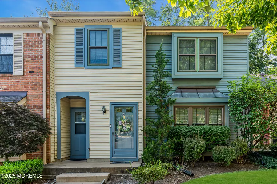 71 Bradford Court, Matawan, NJ 07747