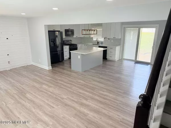 South Amboy, NJ 08879,11 Jupiter Court