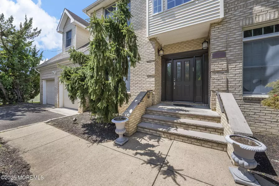 158 Sweetmans Lane #1, Manalapan, NJ 07726