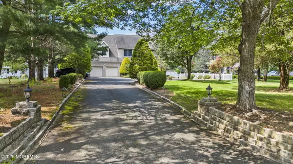 Manalapan, NJ 07726,158 Sweetmans Lane #1