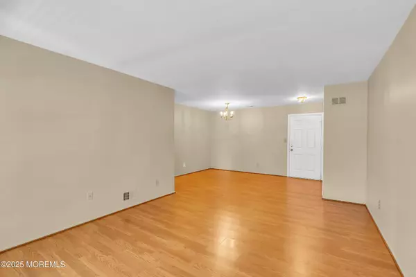 Howell, NJ 07731,367 Sequoia Court