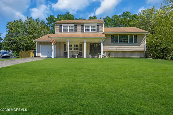 Manalapan, NJ 07726,11 Browning Place