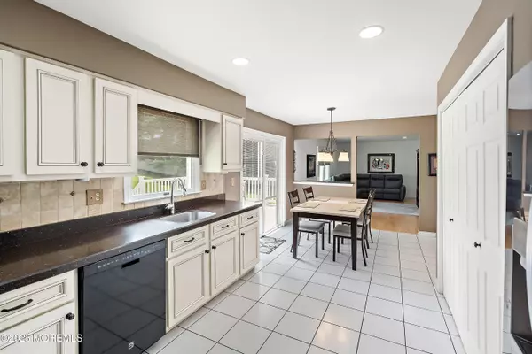Manalapan, NJ 07726,5 Darlington Drive