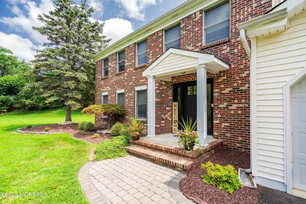 Manalapan, NJ 07726,5 Darlington Drive