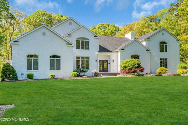 6 Dickens Court, Howell, NJ 07731