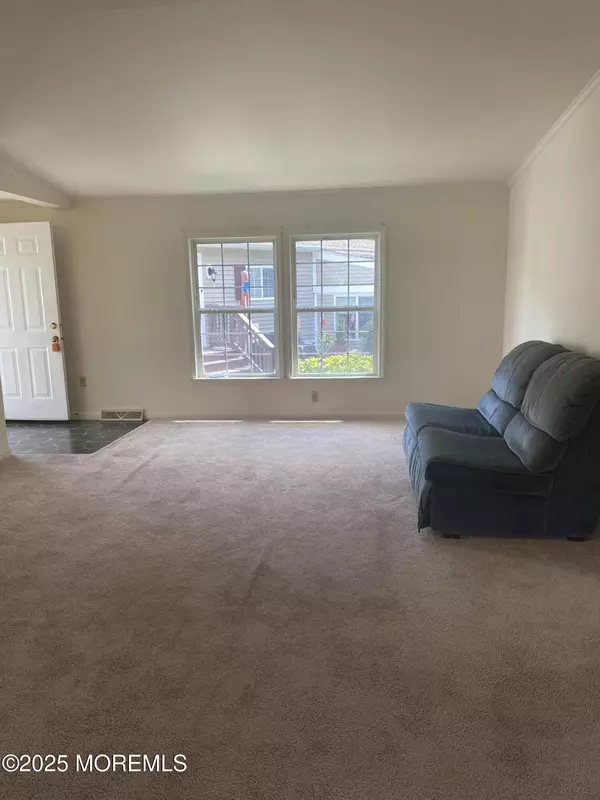 Whiting, NJ 08759,615 Walden Way