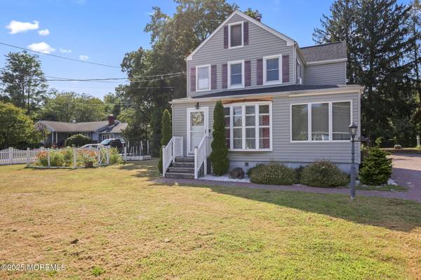 125 Main Street, Helmetta, NJ 08828