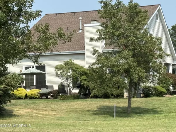 33 Leeds Lane, Monroe, NJ 08831