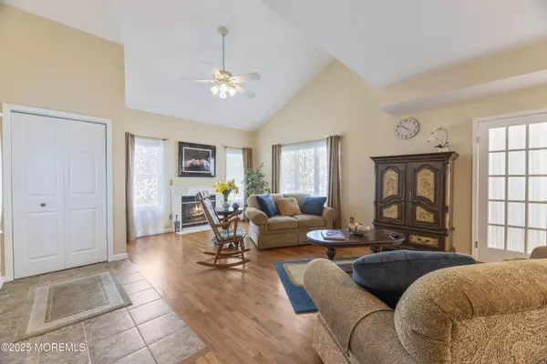 Keyport, NJ 07735,3 Oyster Creek Drive