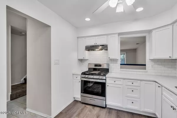 Aberdeen, NJ 07747,108 Dundee Court