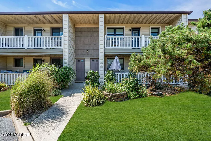 2 Wharfside Drive, Monmouth Beach, NJ 07750