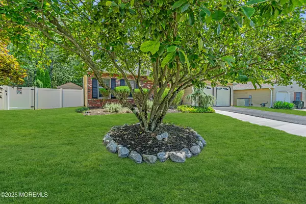 Howell, NJ 07731,19 Timberline Drive