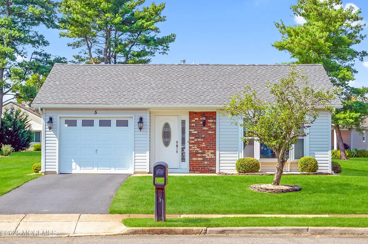 Brick, NJ 08724,5 Berkshire Court