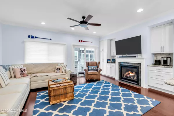 Asbury Park, NJ 07712,412 Sewall Avenue #2