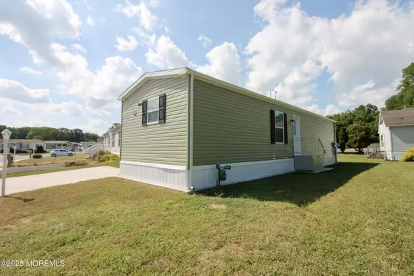 Freehold, NJ 07728,42 Silvermead Drive
