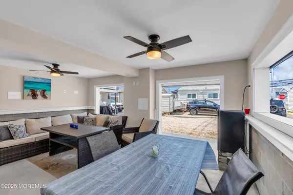 Lavallette, NJ 08735,123 W Tide Way