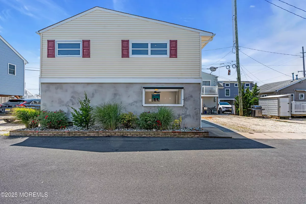 Lavallette, NJ 08735,123 W Tide Way